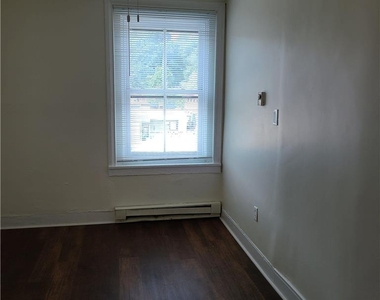 136 E Bushkill Street - Photo Thumbnail 15