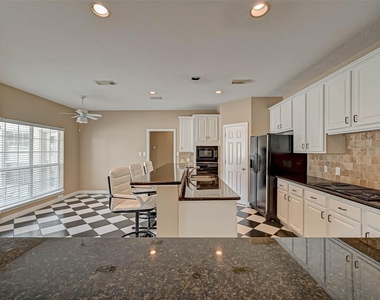 14303 Reissen Lane - Photo Thumbnail 11