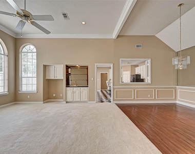 14303 Reissen Lane - Photo Thumbnail 5