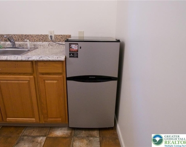 422 South Street - Photo Thumbnail 9