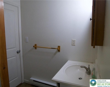 422 South Street - Photo Thumbnail 14
