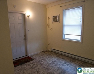 422 South Street - Photo Thumbnail 4
