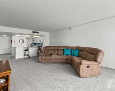 7400 Sun Island Drive S - Photo Thumbnail 17