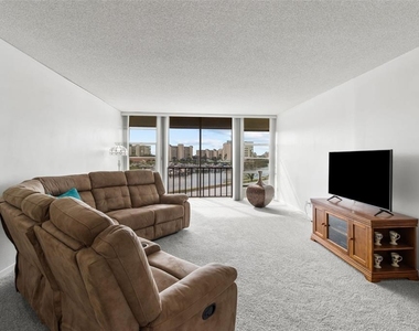 7400 Sun Island Drive S - Photo Thumbnail 16