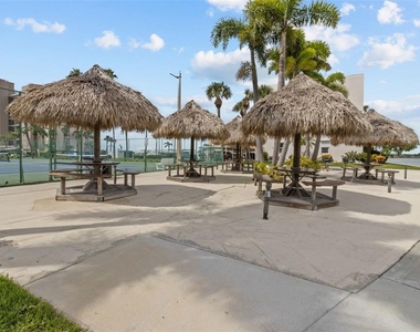 7400 Sun Island Drive S - Photo Thumbnail 37
