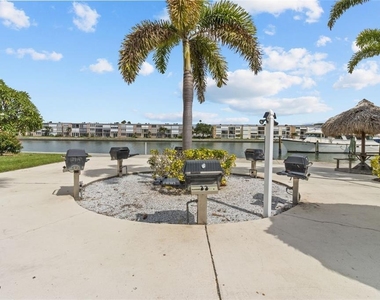 7400 Sun Island Drive S - Photo Thumbnail 39