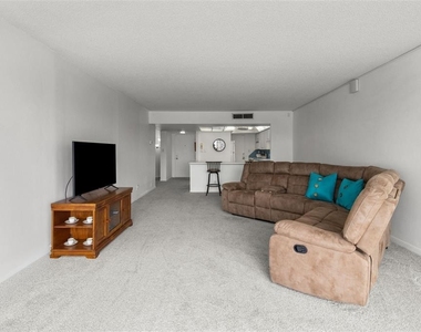 7400 Sun Island Drive S - Photo Thumbnail 18