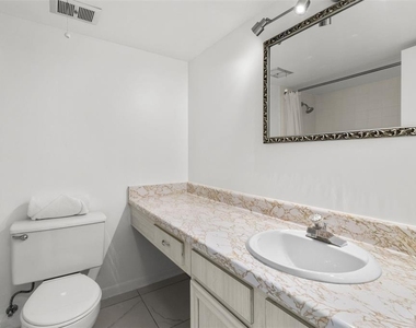 7400 Sun Island Drive S - Photo Thumbnail 25