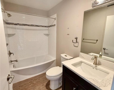 124 W Union Boulevard - Photo Thumbnail 3