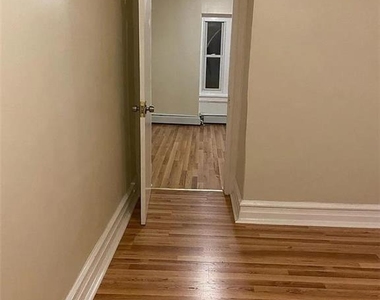 26 N Madison Street - Photo Thumbnail 4