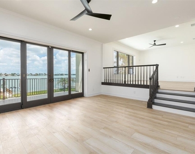 4 Paradise Lane - Photo Thumbnail 12