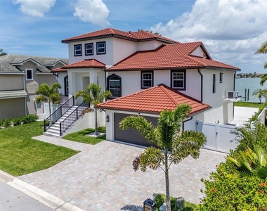 4 Paradise Lane - Photo Thumbnail 3
