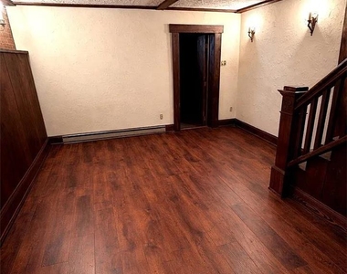 748 S Hall Street - Photo Thumbnail 5