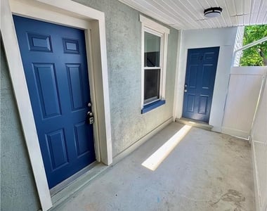 21 W Main Street - Photo Thumbnail 1