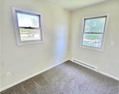 21 W Main Street - Photo Thumbnail 10
