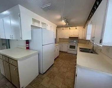 1305 Carr Drive - Photo Thumbnail 4