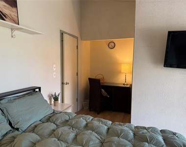 1711 Hammock Pine Boulevard - Photo Thumbnail 26