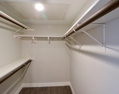 5929 Queensloch Drive - Photo Thumbnail 8
