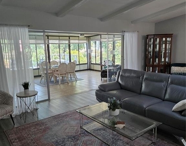 3235 Buckhorn Drive - Photo Thumbnail 3