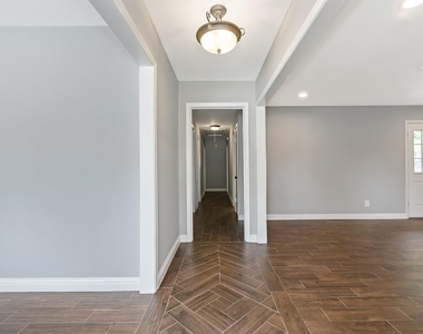1719 Longhorn Drive - Photo Thumbnail 2