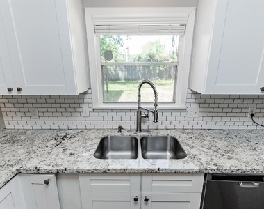 1719 Longhorn Drive - Photo Thumbnail 25