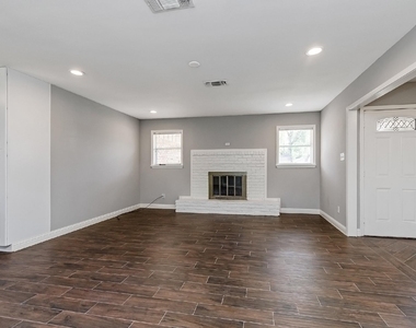 1719 Longhorn Drive - Photo Thumbnail 10