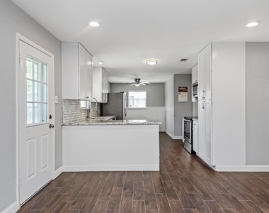 1719 Longhorn Drive - Photo Thumbnail 15