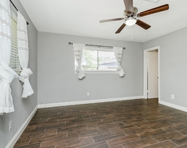 1719 Longhorn Drive - Photo Thumbnail 32