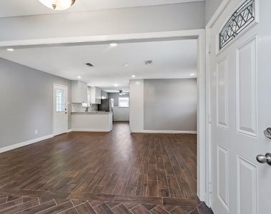 1719 Longhorn Drive - Photo Thumbnail 8