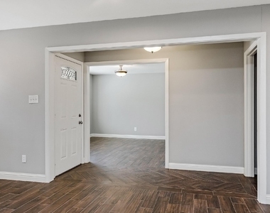 1719 Longhorn Drive - Photo Thumbnail 4