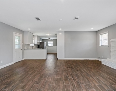 1719 Longhorn Drive - Photo Thumbnail 9