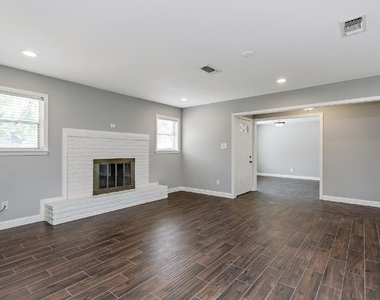 1719 Longhorn Drive - Photo Thumbnail 12