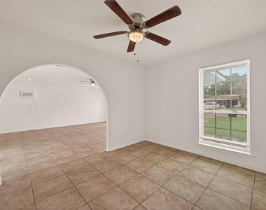6311 Tall Willow Drive - Photo Thumbnail 6