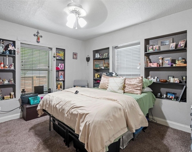 4630 Woodside Street - Photo Thumbnail 6