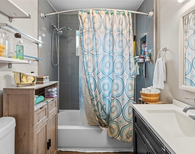 4630 Woodside Street - Photo Thumbnail 9