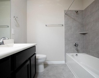 18435 Grayson Bluff Way - Photo Thumbnail 22