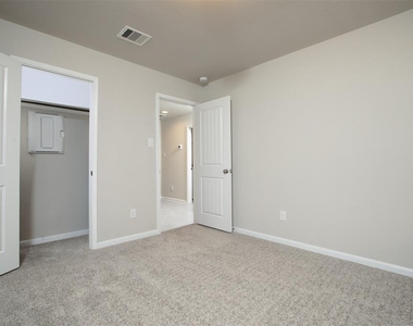 18435 Grayson Bluff Way - Photo Thumbnail 21