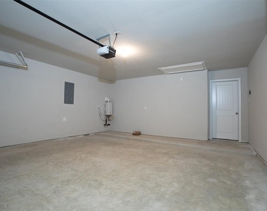 18435 Grayson Bluff Way - Photo Thumbnail 24