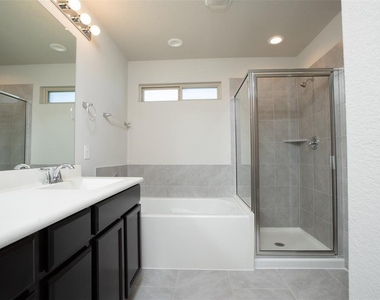 18435 Grayson Bluff Way - Photo Thumbnail 14