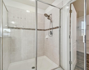 11027 Tahiti Isle Lane - Photo Thumbnail 19