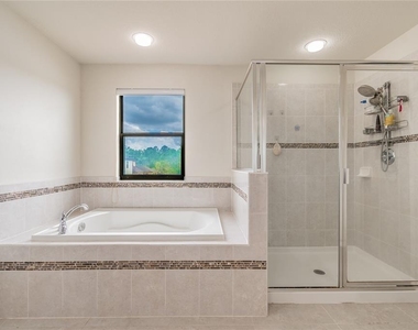 11027 Tahiti Isle Lane - Photo Thumbnail 20