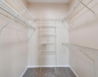 5052 Sunridge Palms Drive - Photo Thumbnail 10