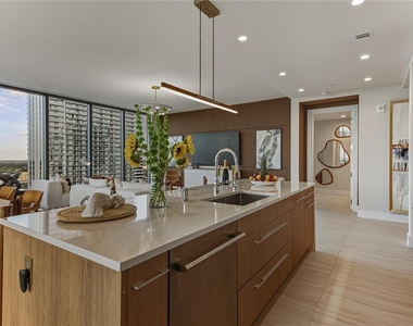 275 1st Avenue S - Photo Thumbnail 40