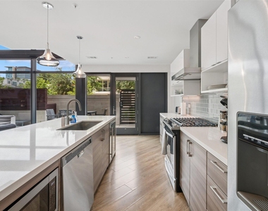 3333 Lake Street - Photo Thumbnail 16