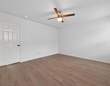 16348 Ryan Guinn Way - Photo Thumbnail 22