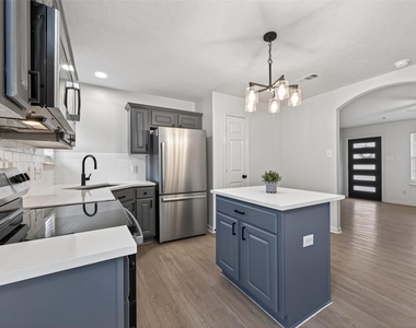 16348 Ryan Guinn Way - Photo Thumbnail 10