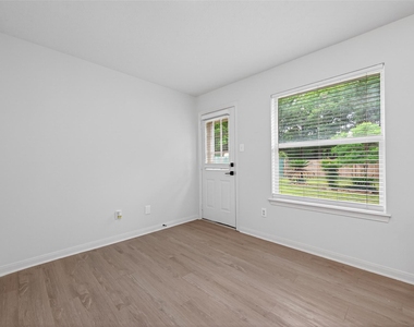 16348 Ryan Guinn Way - Photo Thumbnail 13