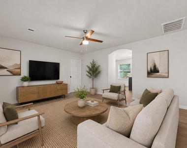 16348 Ryan Guinn Way - Photo Thumbnail 5