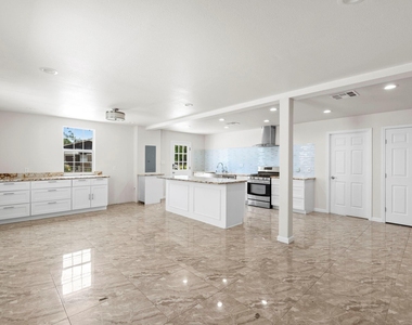 1903 Pinewoods Way - Photo Thumbnail 2