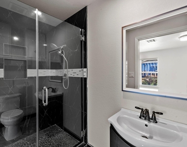 1903 Pinewoods Way - Photo Thumbnail 5